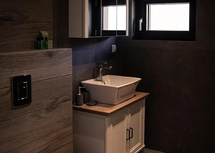 Luxury House Veles * 希萨里亚